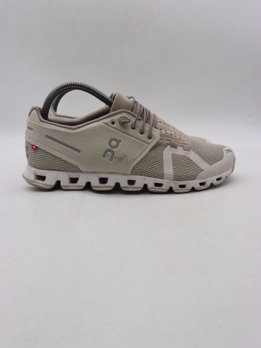 On Running Cloud 5 Women Size 8.5 Gray Athletic Mesh Comfort Sneakers